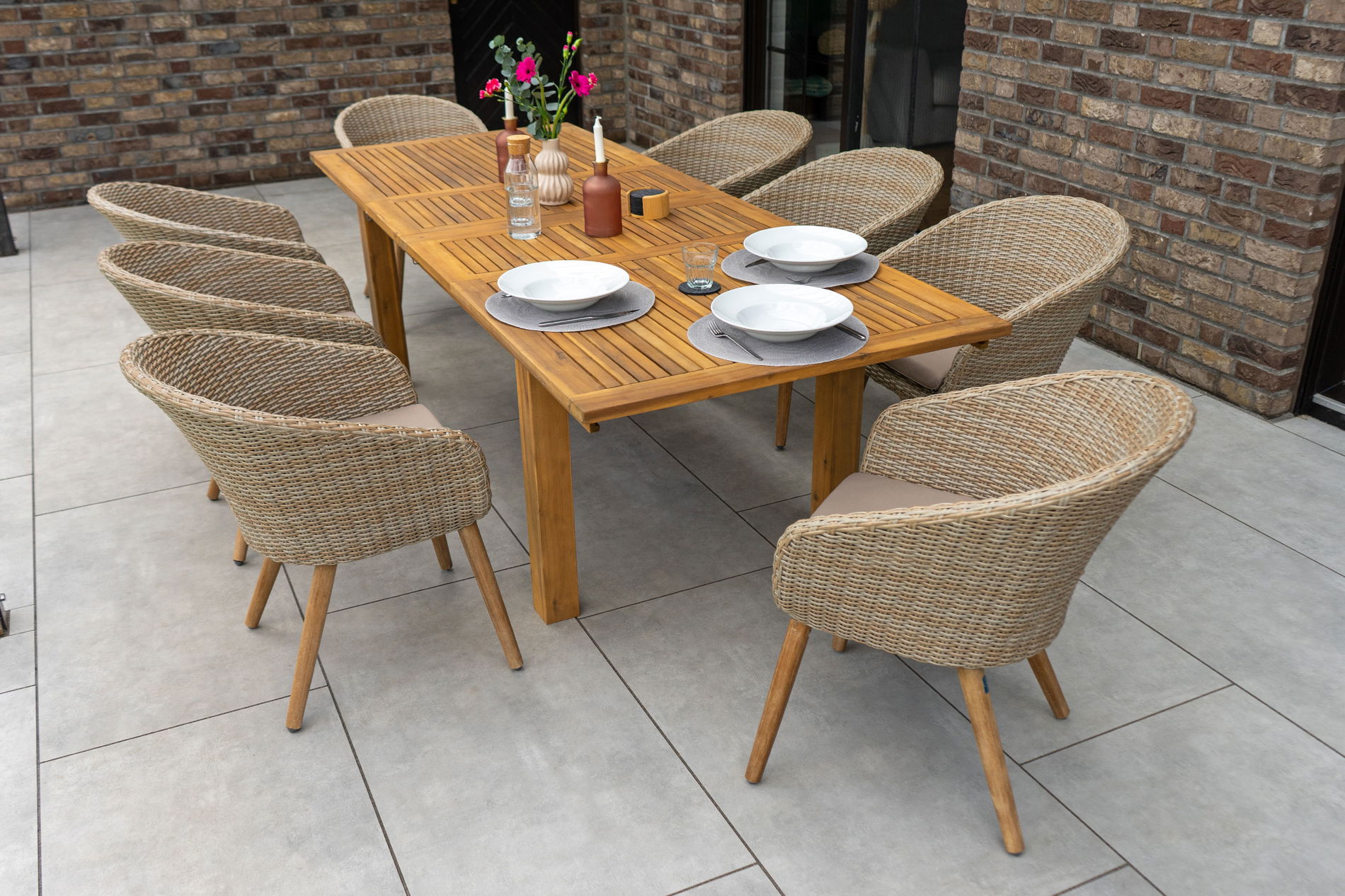 PLOß Borneo Set da pranzo da giardino, naturale/beige, Acacia/Polyrattan, Tavolo da pranzo allungabile 180/220/260 x 100 cm, 8 sedie con cuscini, Prodotto certificato FSC®