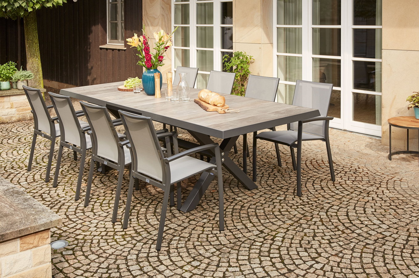 SIENA GARDEN Velia/Sincro Set da pranzo da giardino, antracite/grigio naturale, Alu/Ranotex/Ceramica, 8 poltrone, tavolo allungabile 200/260 x 100 cm 21489__1