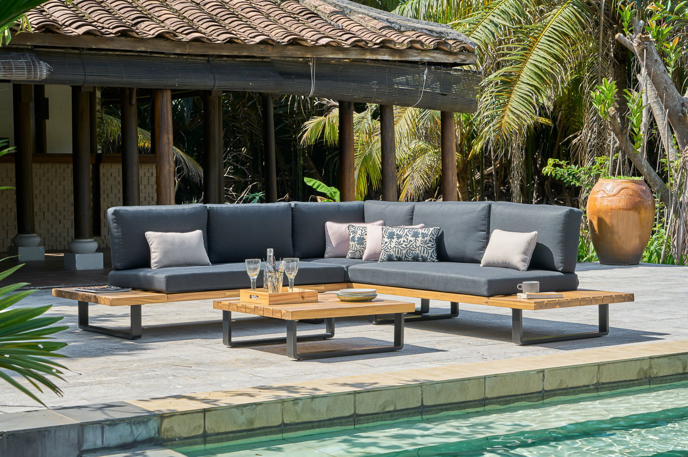 OUTFLEXX Lounge angolare, antracite, acacia, 5 persone, incl. cuscini e tavolino da caffè 77 x 77 cm, prodotto certificato FSC® 22374__1