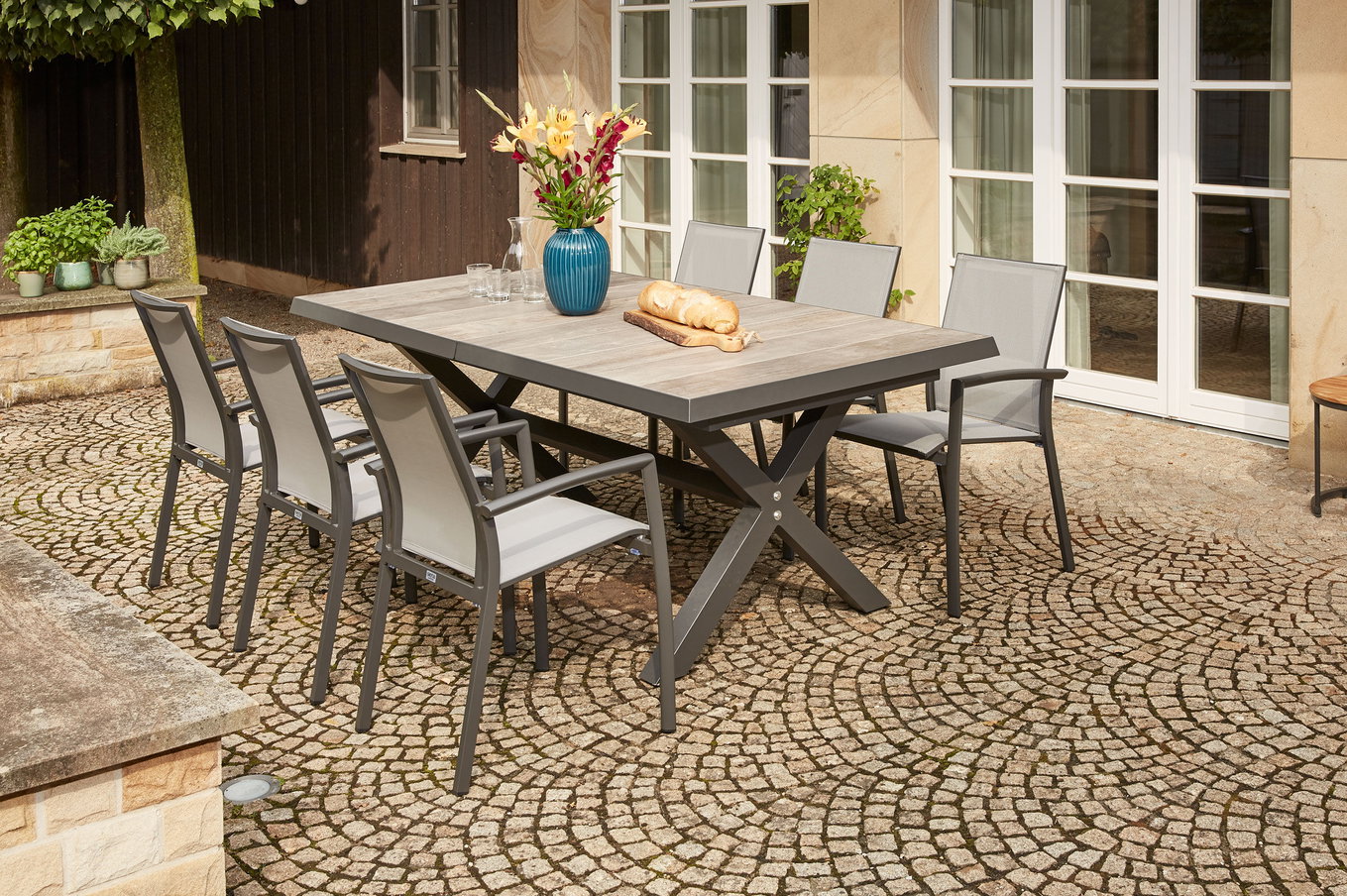 SIENA GARDEN Velia / Sincro Set da pranzo da giardino, antracite/grigio naturale, Alluminio/Ranotex/Ceramica, 6 poltrone, tavolo allungabile 200/260 x 100 cm 21488__1