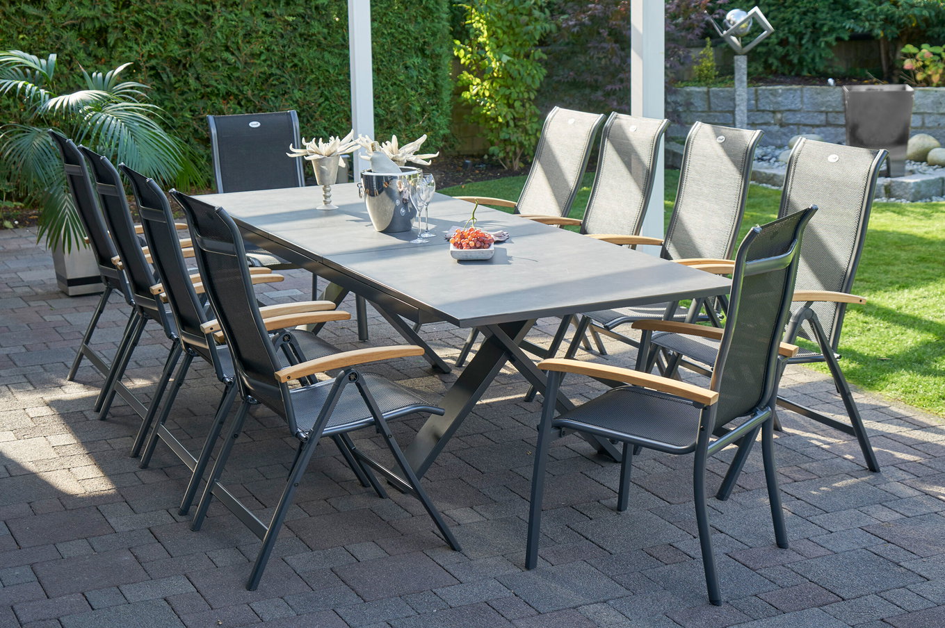 HARTMAN Modello speciale Xanadu / Alice Gruppo pranzo giardino, xerix/nero, Alluminio/Vetroceramica, 4x4 Textilene, 2 Poltroncine impilabili, 8 Sedie pieghevoli, 220/280x100cm 21111__1