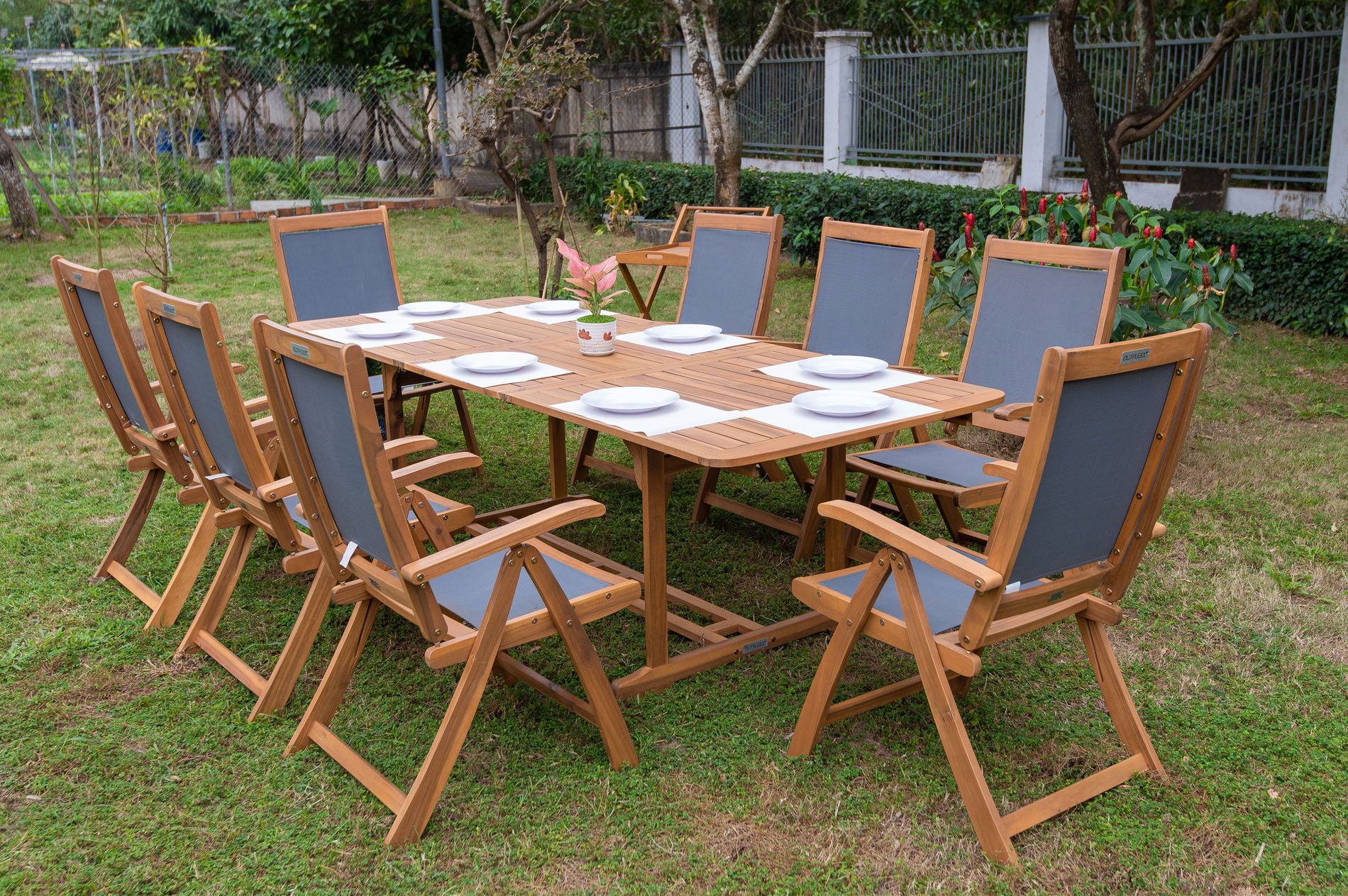 OUTFLEXX Gruppo pranzo da giardino, naturale/grigio, Acacia/Textilene, Tavolo allungabile 150/200 x 90 cm, 8 Sedie pieghevoli 5 posizioni, Prodotto certificato FSC® 22810__1