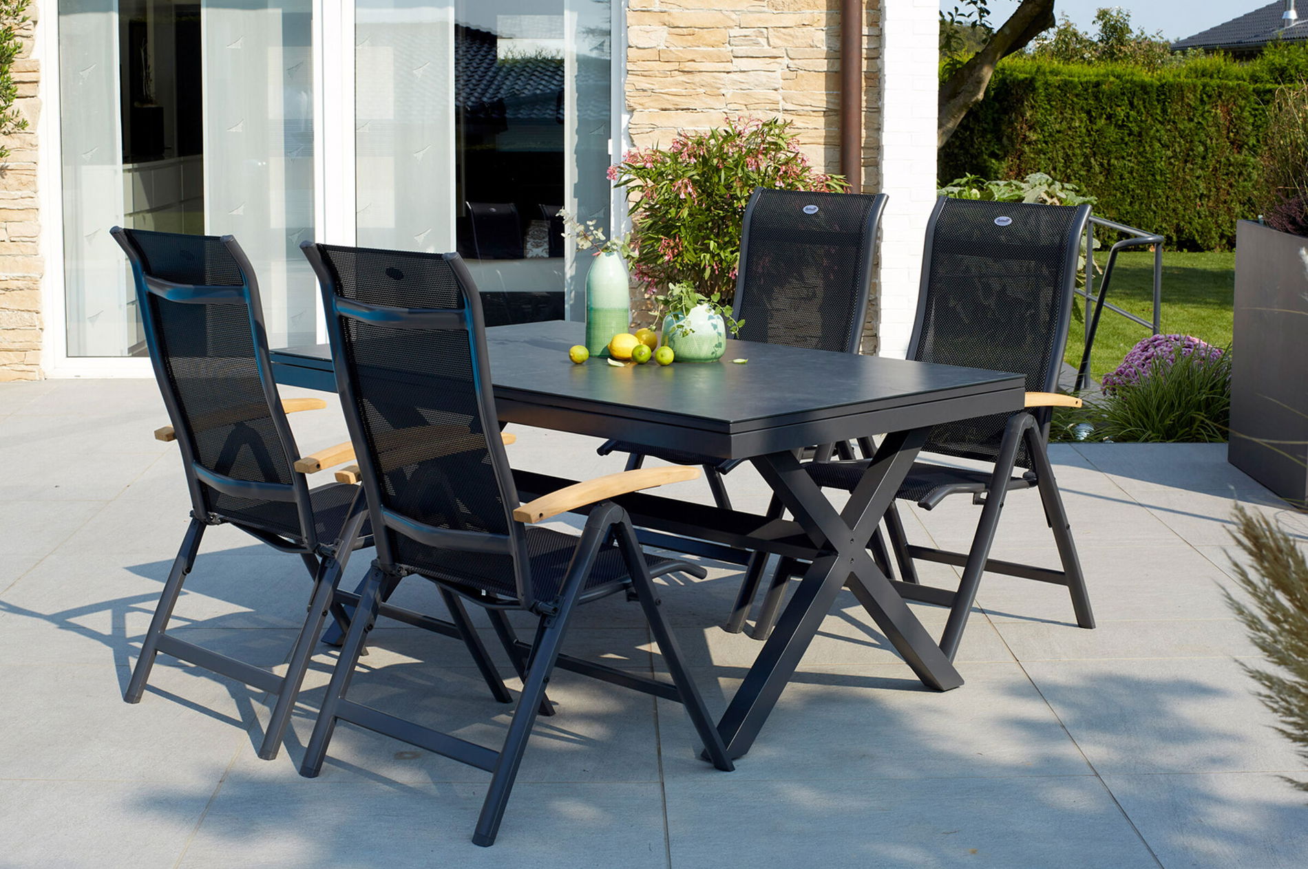 HARTMAN Xanadu / Alice Set da pranzo da giardino, xerix/natur, Alu/Teak/Vetroceramica, 4x4 Textilen, 4 Sedie pieghevoli, 160/220x90cm, Braccioli in Teak 23244__1