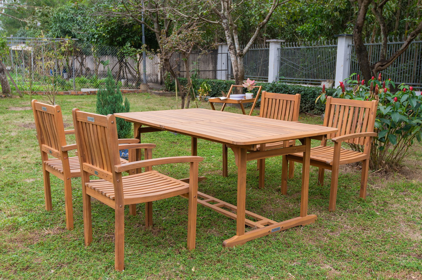 Set da pranzo da giardino OUTFLEXX, naturale, acacia, tavolo allungabile 150/200 x 90 cm, 4 poltrone con braccioli, prodotto certificato FSC® 22814__1
