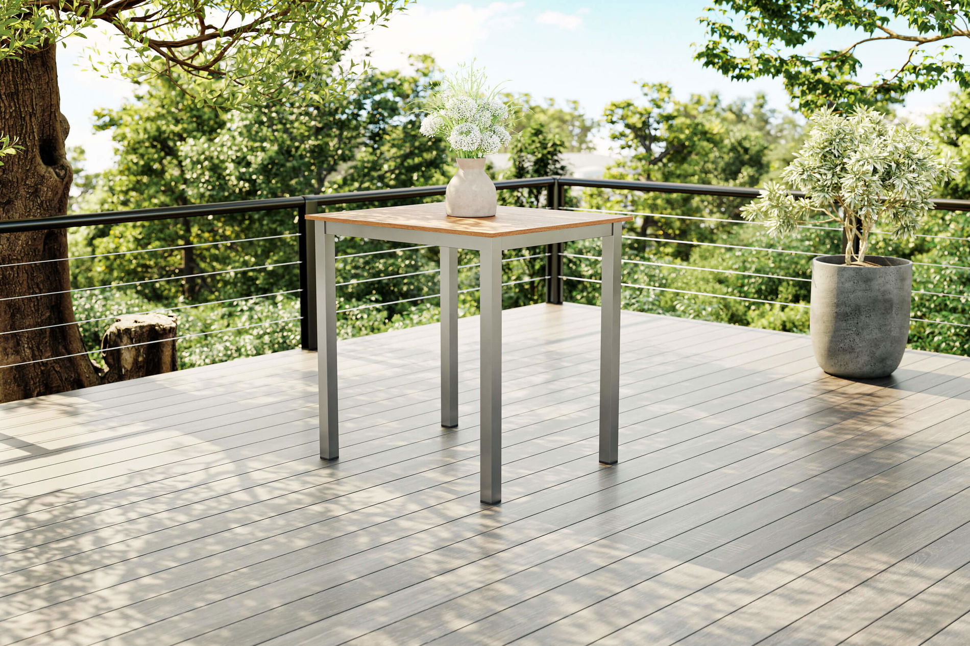 VILLANA Tasmania Tavolino, Argento, Alluminio/Eucalipto, 45 x 45 cm, resistente alle intemperie, con piedini, prodotto certificato FSC®