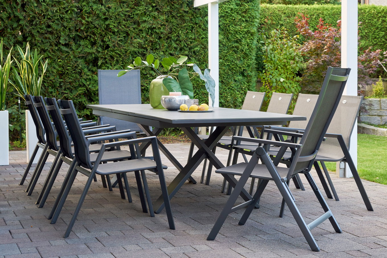 HARTMAN Modello speciale Xanadu / Aruba Gruppo da pranzo da giardino, xerix/antracite, Alluminio/Gres porcellanato, 8 poltrone impilabili, 2 sedie pieghevoli, 220/280x100cm 21142__1