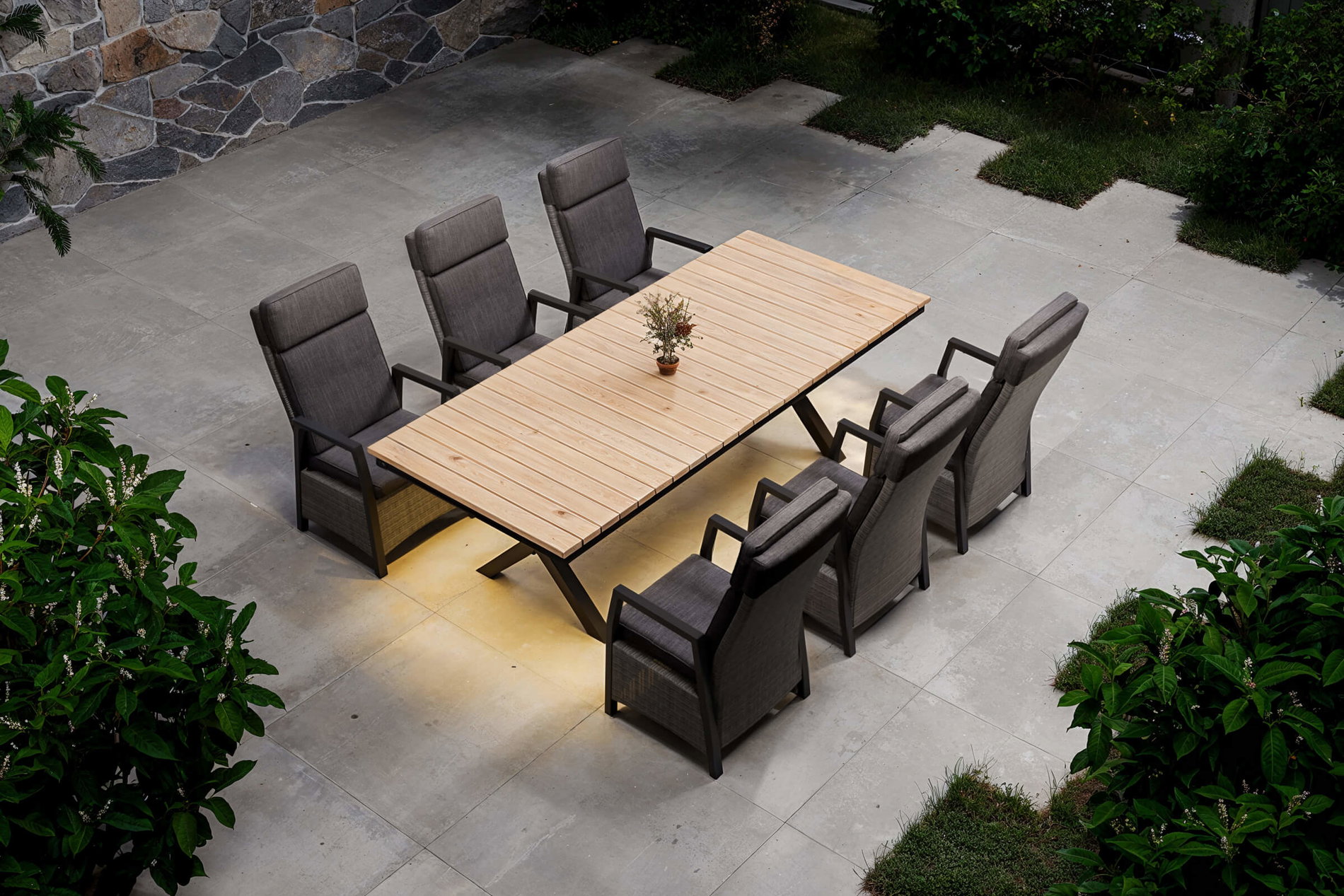 OUTFLEXX Luminara Garten-Essgruppe mit LED-Beleuchtung, anthrazit/natur, Aluminium/Polyrattan/Holzimitat, Tisch 240 x 100 cm, 6 Sessel