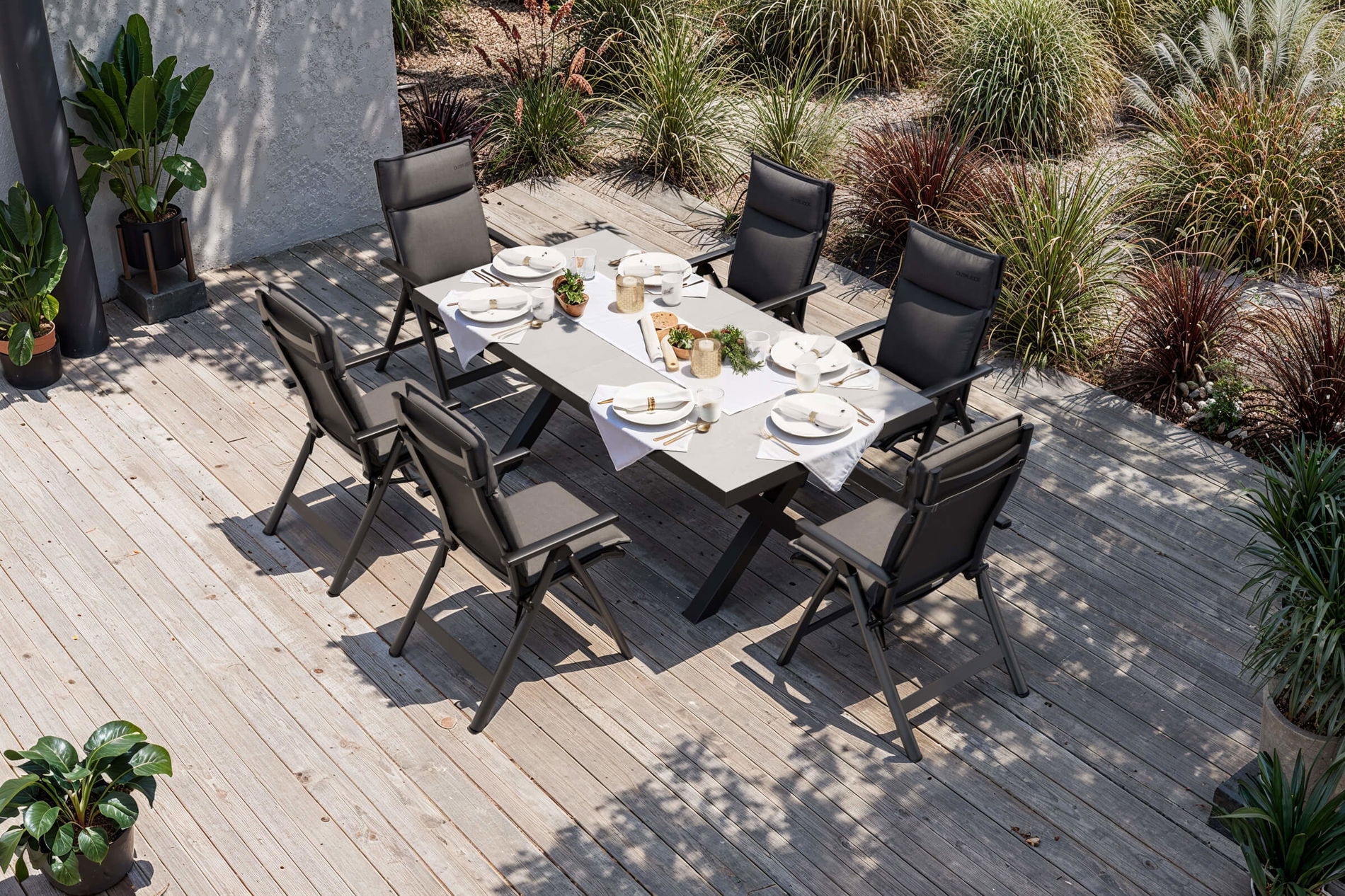 OUTFLEXX Serro Set da pranzo da giardino, antracite opaco/nero/antracite Alu/Ceramica/Textilene, 200/260 x 100 cm, 6 sedie pieghevoli incl. 6 cuscini