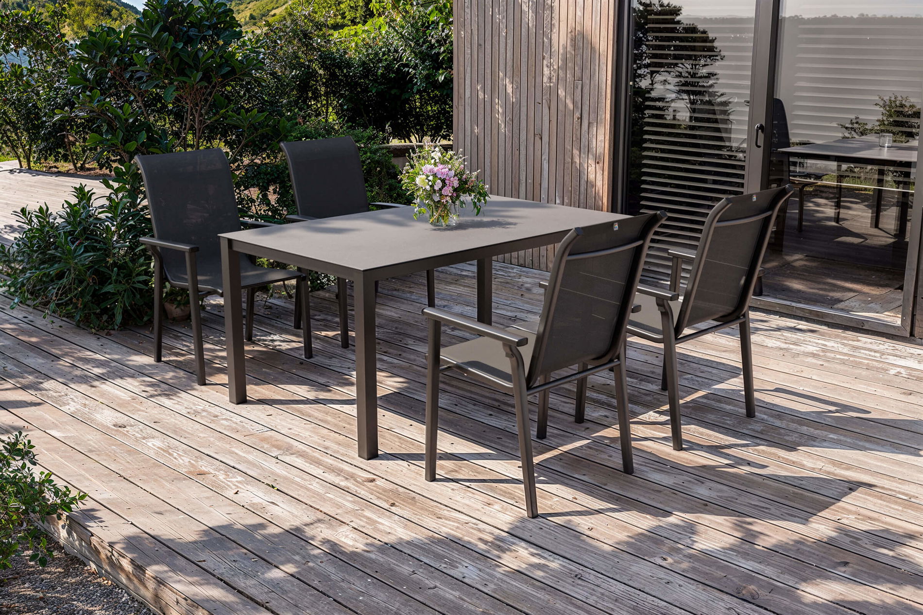 KETTLER Modello esclusivo BasicPlus 2026 Set da pranzo da giardino, antracite, alluminio/textilene/vetro, tavolo 160 x 95 cm, 4 sedie impilabili