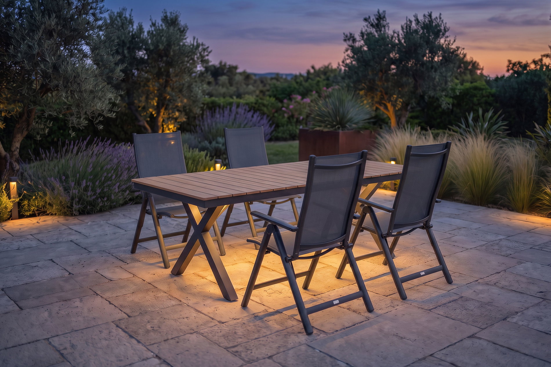 OUTFLEXX Luminara Set da Pranzo da Giardino con Illuminazione LED, antracite opaco/naturale, Alluminio / Imitazione legno, 240 x 100 cm, 4 Sedie Pieghevoli