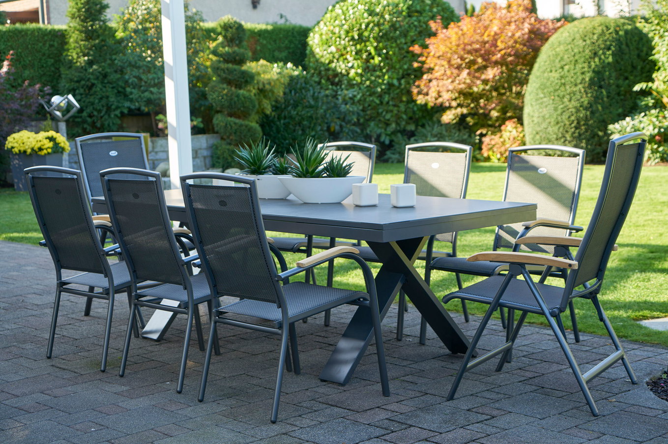 HARTMAN Modello speciale Xanadu / Raffaelo Gruppo da pranzo da giardino, xerix/antracite, Alu/Vetroceramica, 6 poltroncine impilabili, 2 sedie pieghevoli, 220/280x100cm 21100__1