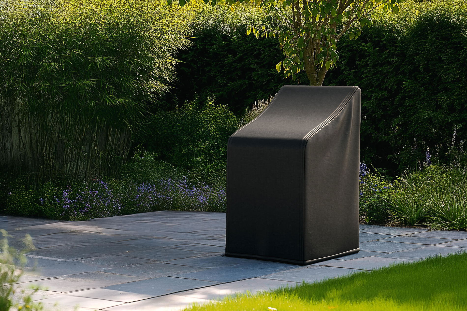 Telo di copertura OUTFLEXX per sedie impilabili, nero, poliestere, TPU tessuto Ripstop 420D, 75 x 105 x 88/125 cm, con cordoncino