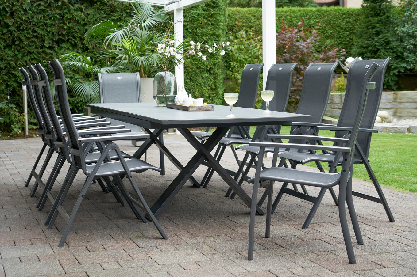 HARTMAN Modello speciale Xanadu / Alice Comfort Gruppo da pranzo da giardino, xerix/antracite, Alluminio/Vetroceramica, 2 poltrone impilabili, 8 sedie pieghevoli, 220/280x100cm 21121__1