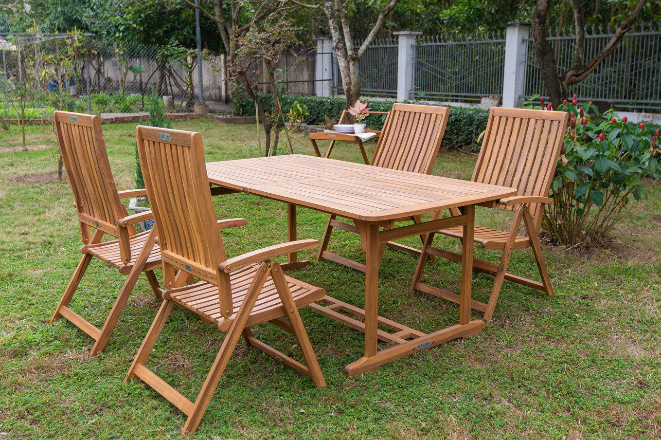 OUTFLEXX Set da pranzo da giardino, naturale, Acacia, Tavolo allungabile 150/200 x 90 cm, 4 Sedie pieghevoli, Prodotto certificato FSC® 22805__1