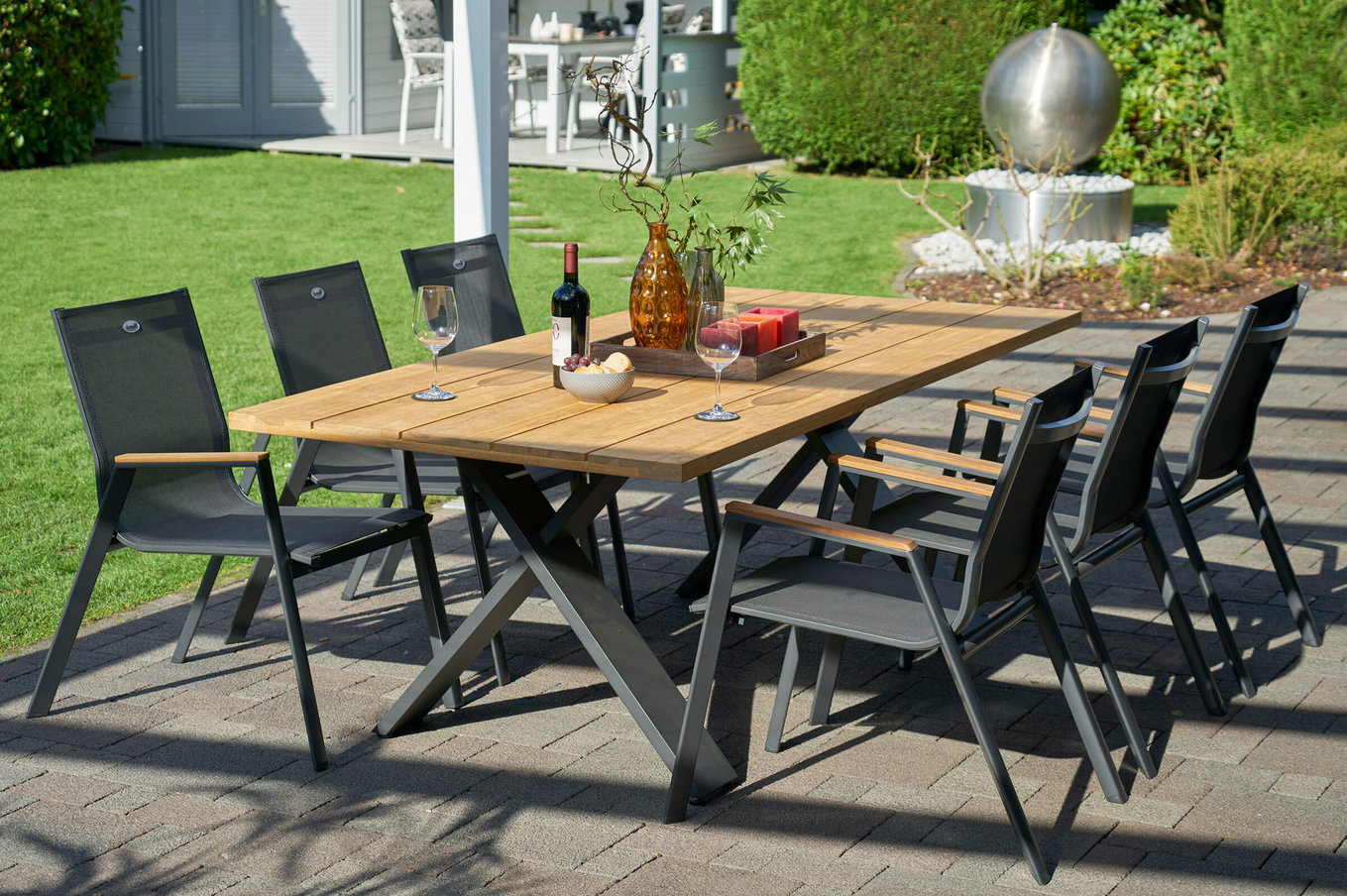HARTMAN Gruppo da pranzo da giardino Xanadu / Aruba Set, xerix/antracite, alluminio/legno di teak, 6 poltrone impilabili, braccioli in teak, 220 x 100 cm 21171__1